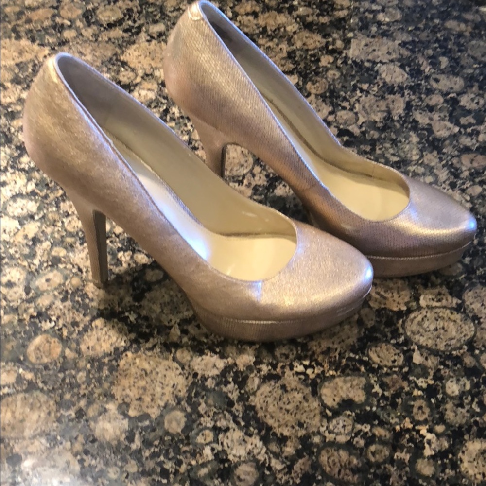 SOLD Enzo  Angiolini 5” heel 1”platform pink iridescent